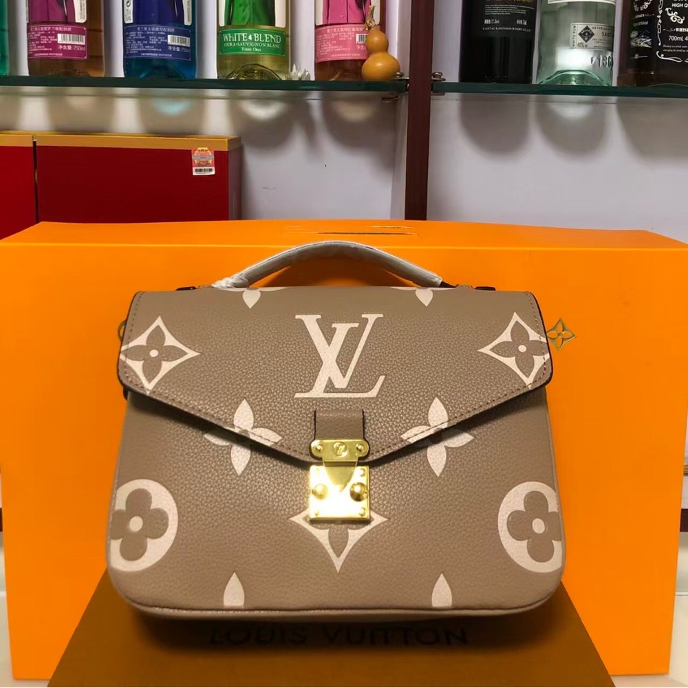 Louis Vuitton Clutch Bags Evening Handbags - Picture 2 of 8